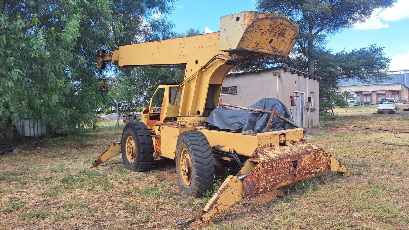 Galion 12 ton Semi - Hydraulic Crane truck