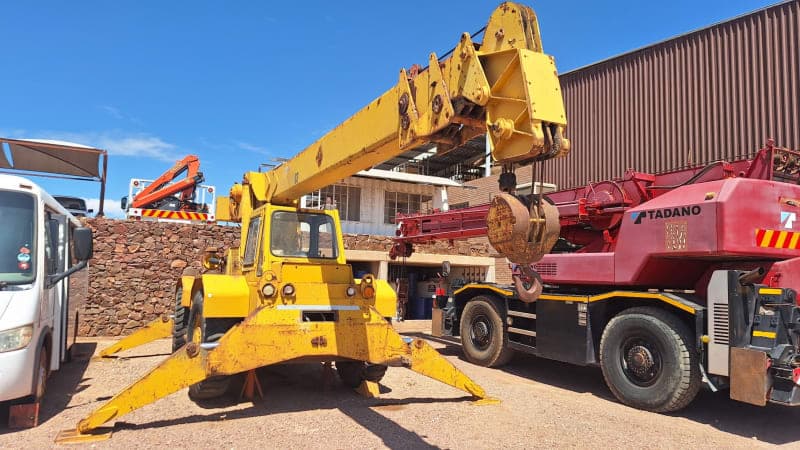 12 Ton Bucyrus Hydraulic Crane Truck (250C)